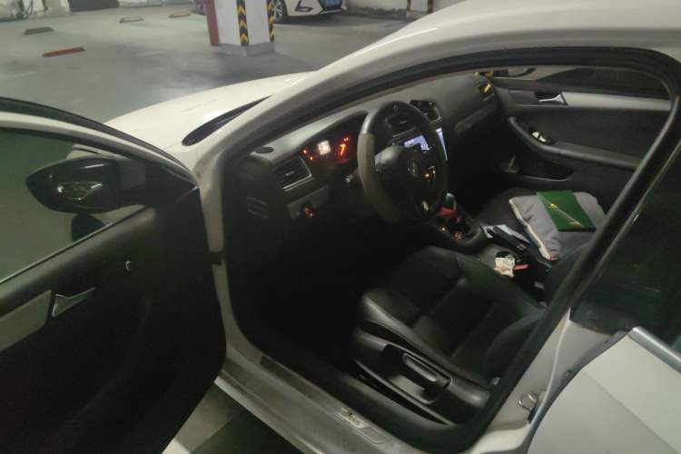 Used Volkswagen Sagitar 2014 1.6L Automatic Comfort Model Driver Seat