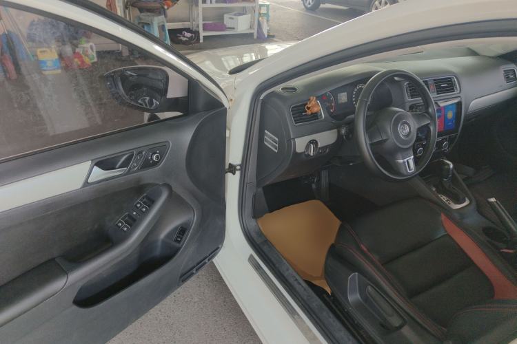 Used Volkswagen Sagitar 2014 Revised Version 1.6L Automatic Leading Edition Driver Seat