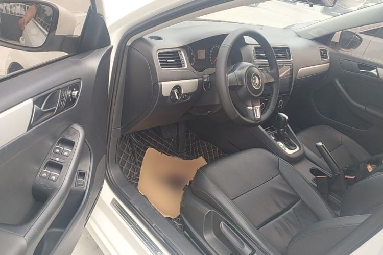 Used Volkswagen Sagitar 2014 1.6L Automatic Comfort Model Driver Seat