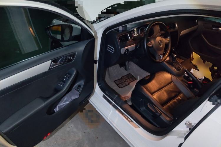 Used Volkswagen Sagitar 2014 1.4TSI Automatic Luxury Model Driver Seat