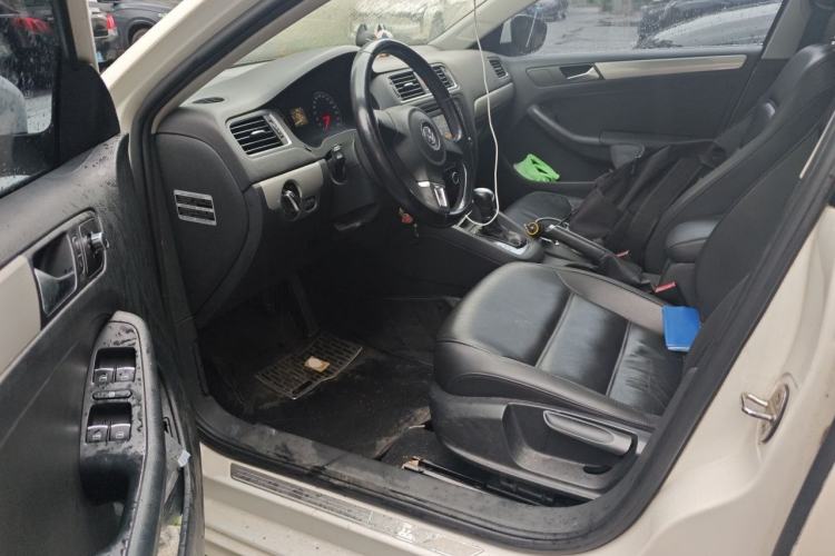 Used Volkswagen Sagitar 2014 1.6L Automatic Comfort Model Driver Seat
