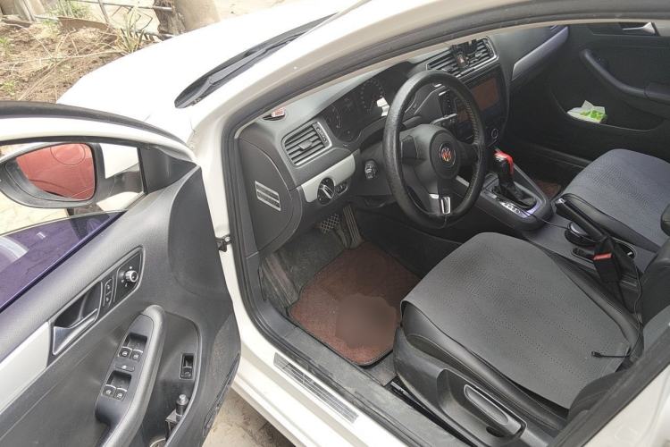 Used Volkswagen Sagitar 2014 1.6L Automatic Comfort Model Driver Seat