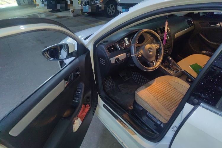 Used Volkswagen Sagitar 2014 Revised Version 1.4TSI Automatic Luxury Edition Driver Seat