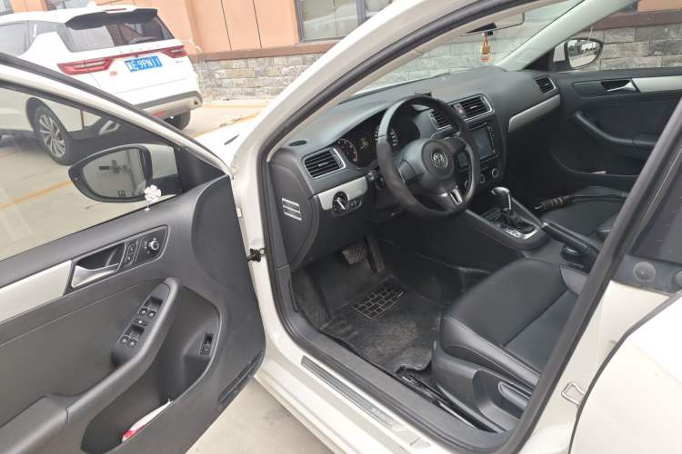 Used Volkswagen Sagitar 2014 Revised Version 1.6L Automatic Leading Edition Driver Seat