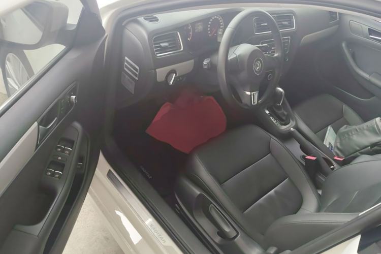 Used Volkswagen Sagitar 2014 Revised Version 1.6L Automatic Comfort Edition Driver Seat