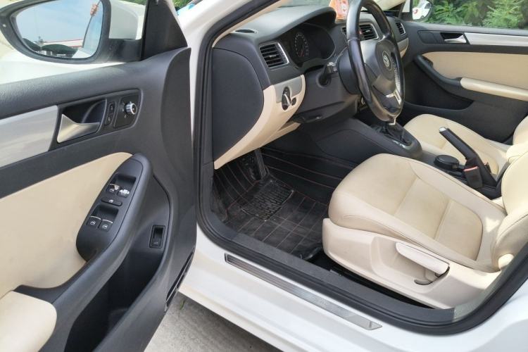 Used Volkswagen Sagitar 2014 1.6L Automatic Comfort Model Driver Seat
