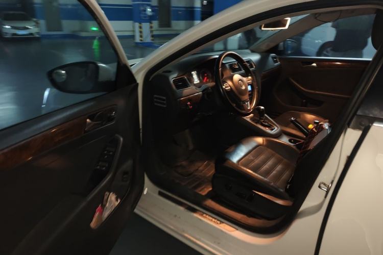 Used Volkswagen Sagitar 2014 Revised 1.4TSI Automatic Flagship Edition Driver Seat
