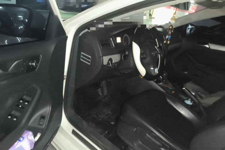 Used Volkswagen Sagitar 2014 1.6L Automatic Comfort Model Driver Seat