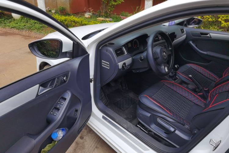 Used Volkswagen Sagitar 2014 Revised Version 1.6L Manual Leading Edition Driver Seat
