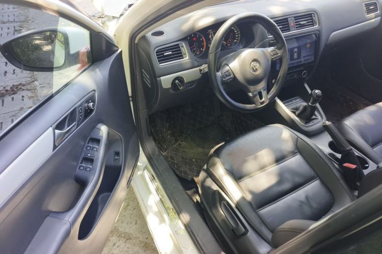 Used Volkswagen Sagitar 2014 Revised Version 1.4TSI Manual Luxury Edition Driver Seat