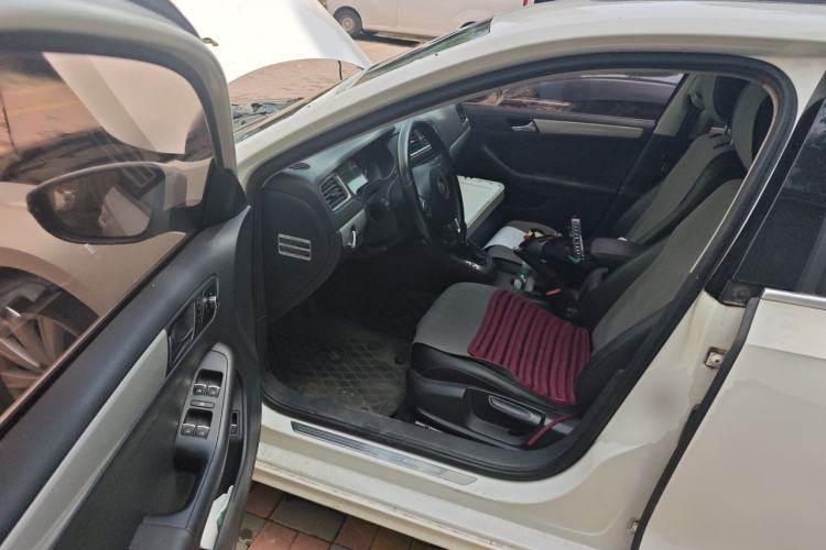 Used Volkswagen Sagitar 2014 Revised Version 1.4TSI Automatic Luxury Edition Driver Seat