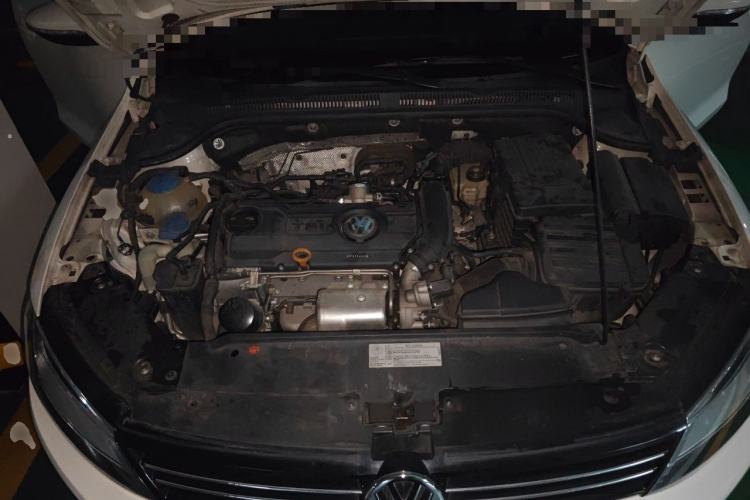 Used Volkswagen Sagitar 2014 1.4TSI Automatic Luxury Model Engine Bay