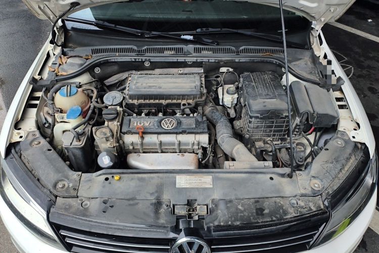 Used Volkswagen Sagitar 2014 Revised Version 1.6L Automatic Leading Edition Engine Bay