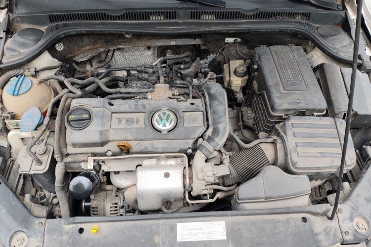 Used Volkswagen Sagitar 2014 Revised Version 1.4TSI Automatic Luxury Edition Engine Bay