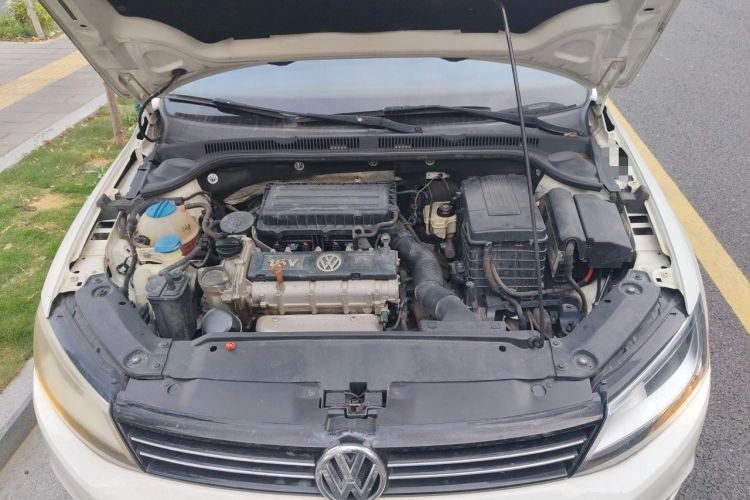 Used Volkswagen Sagitar 2014 Revised Version 1.6L Automatic Fashionable Style Engine Bay
