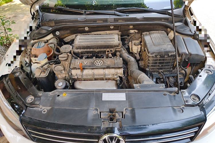Used Volkswagen Sagitar 2014 Revised Version 1.6L Automatic Comfort Edition Engine Bay