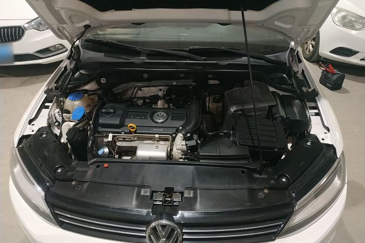 Used Volkswagen Sagitar 2014 Revised Version 1.4TSI Manual Luxury Edition Engine Bay