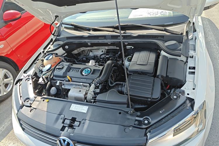 Used Volkswagen Sagitar 2014 Revised Version 1.4TSI Automatic Luxury Edition Engine Bay