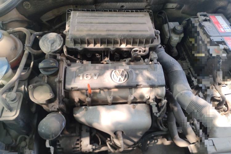 Used Volkswagen Sagitar 2014 1.6L Manual Comfort Model Engine Bay
