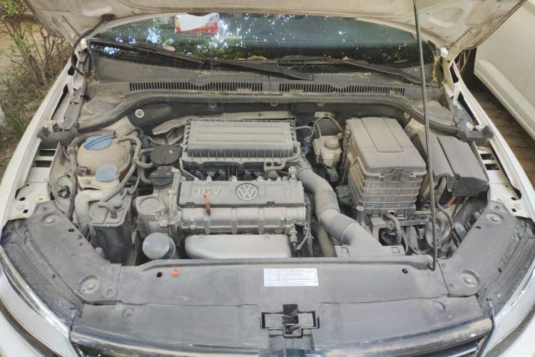 Used Volkswagen Sagitar 2014 Revised Version 1.6L Automatic Comfort Edition Engine Bay