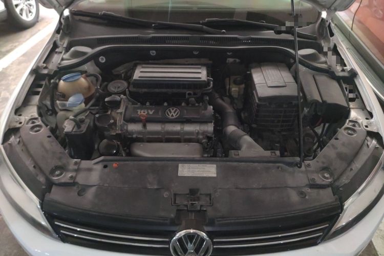 Used Volkswagen Sagitar 2014 1.6L Automatic Comfort Model Engine Bay