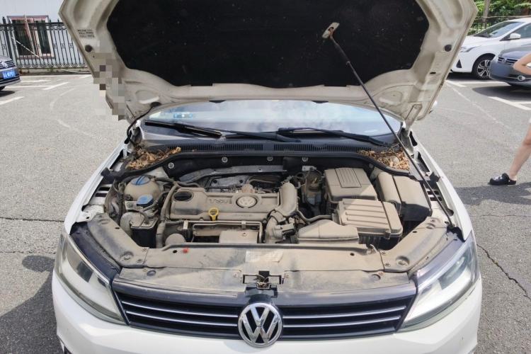 Used Volkswagen Sagitar 2014 1.4TSI Automatic Luxury Model Engine Bay