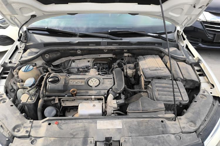 Used Volkswagen Sagitar 2014 Revised Version 1.4TSI Automatic Luxury Edition Engine Bay