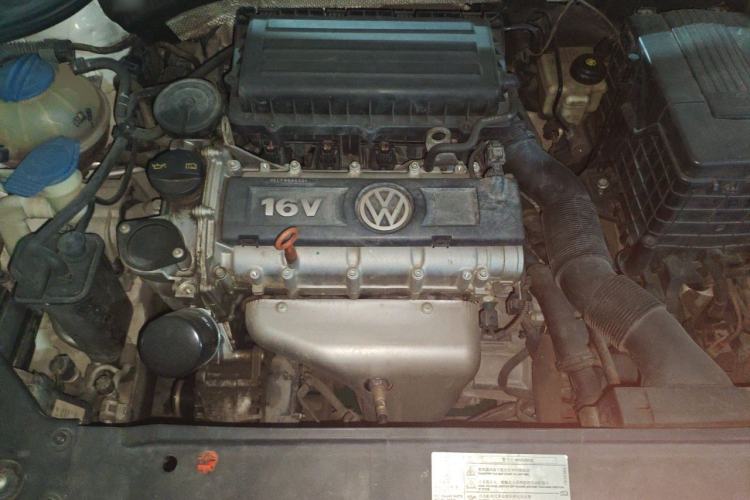 Used Volkswagen Sagitar 2014 1.6L Automatic Comfort Model Engine Bay