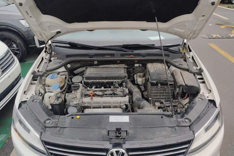 Used Volkswagen Sagitar 2014 Revised Version 1.6L Automatic Leading Edition Engine Bay