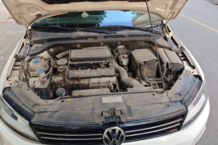 Used Volkswagen Sagitar 2014 Revised Version 1.6L Manual Leading Edition Engine Bay