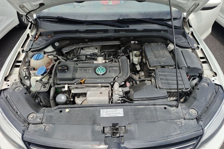 Used Volkswagen Sagitar 2014 1.4TSI Automatic Luxury Model Engine Bay