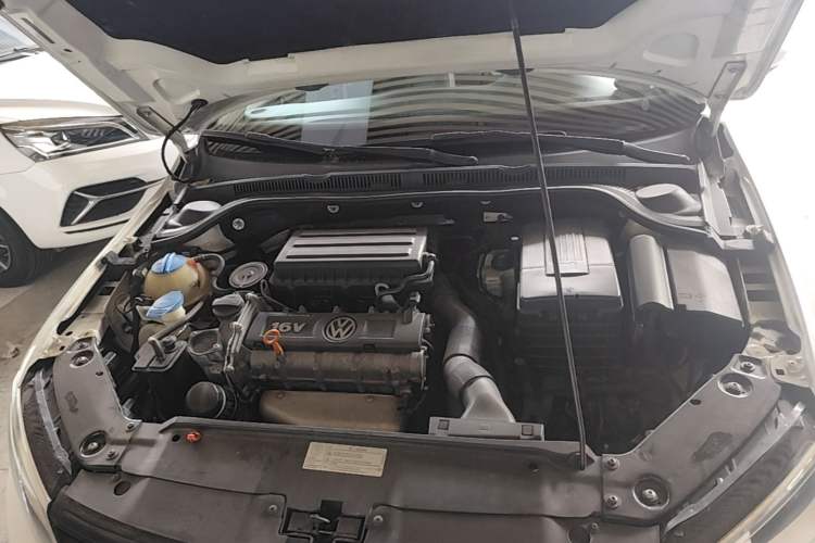 Used Volkswagen Sagitar 2014 Revised Version 1.6L Automatic Comfort Edition Engine Bay