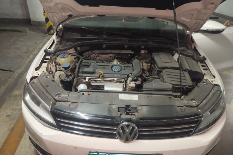 Used Volkswagen Sagitar 2014 1.4TSI Automatic Luxury Model Engine Bay