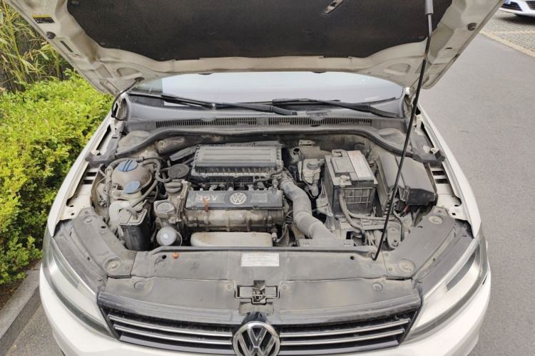 Used Volkswagen Sagitar 2014 Revised Version 1.6L Manual Comfort Edition Engine Bay