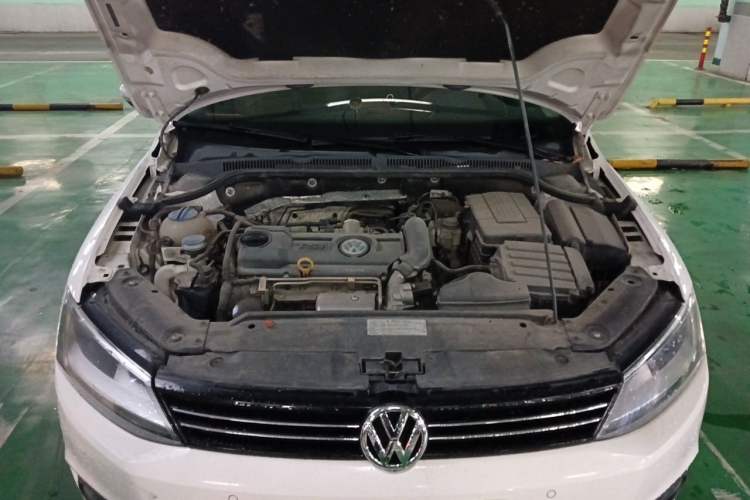 Used Volkswagen Sagitar 2014 Revised Version 1.4TSI Automatic Luxury Edition Engine Bay