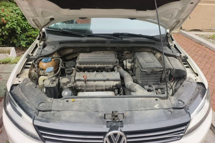 Used Volkswagen Sagitar 2014 Revised Version 1.6L Automatic Comfort Edition Engine Bay