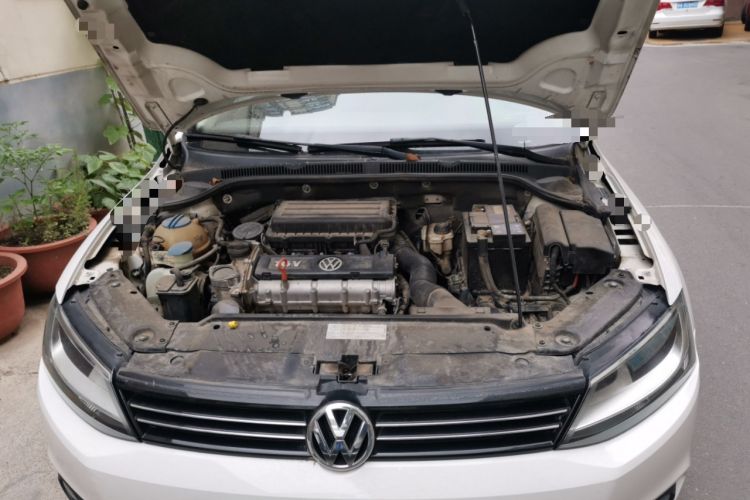 Used Volkswagen Sagitar 2014 Revised Version 1.6L Manual Leading Edition Engine Bay