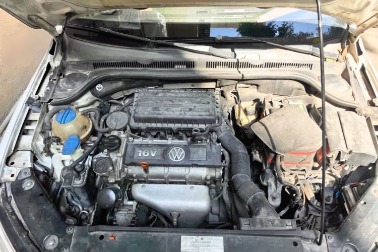 Used Volkswagen Sagitar 2014 Revised Version 1.6L Manual Comfort Edition Engine Bay