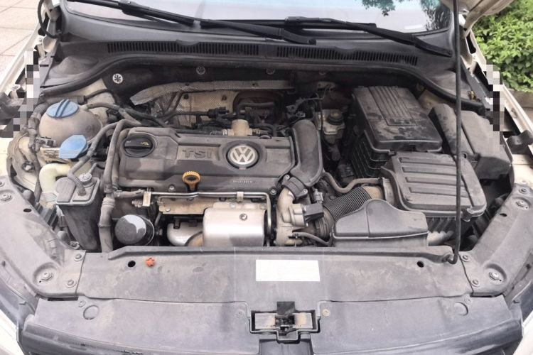 Used Volkswagen Sagitar 2014 1.4TSI Automatic Luxury Model Engine Bay
