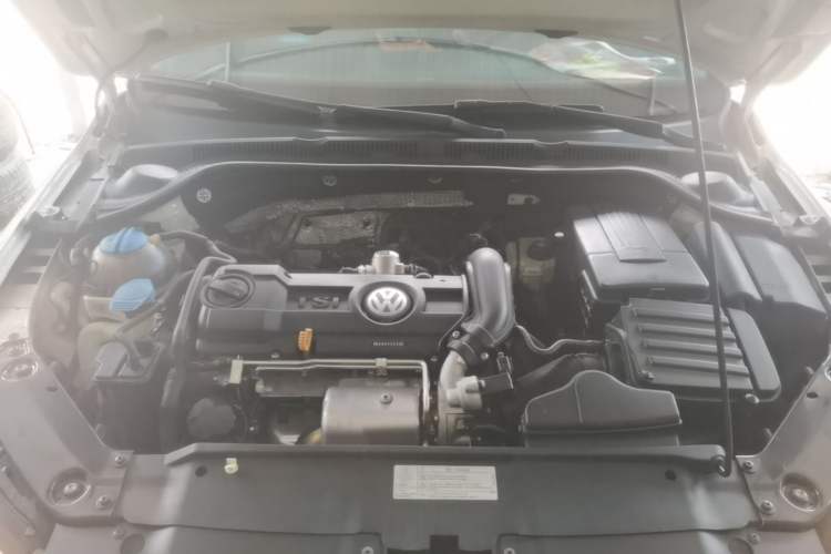 Used Volkswagen Sagitar 2014 Revised Version 1.4TSI Automatic Luxury Edition Engine Bay