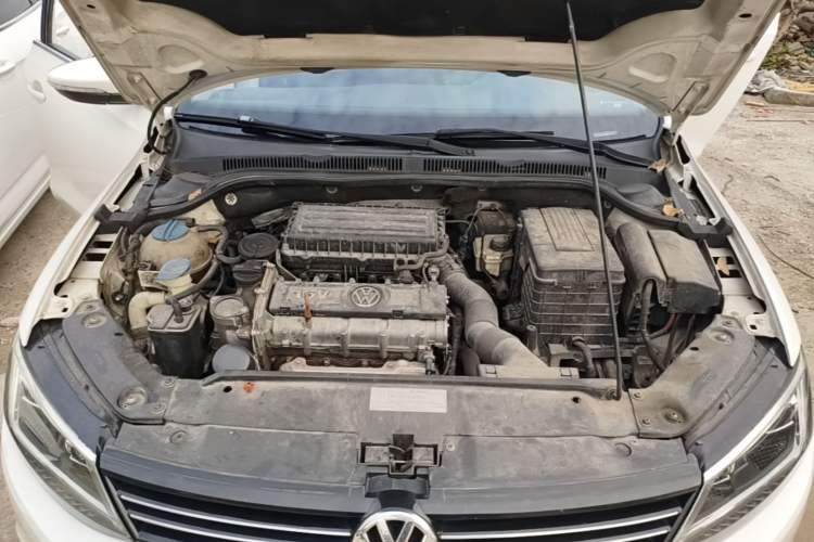 Used Volkswagen Sagitar 2014 Revised Version 1.6L Automatic Comfort Edition Engine Bay