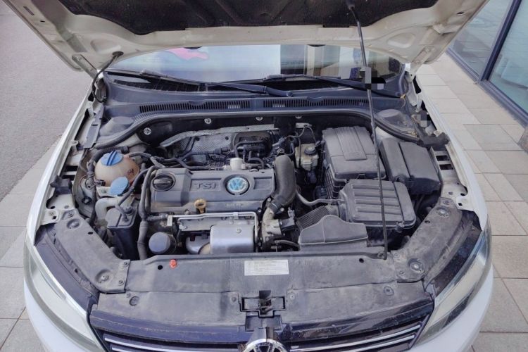 Used Volkswagen Sagitar 2014 Revised Version 1.4TSI Automatic Luxury Edition Engine Bay