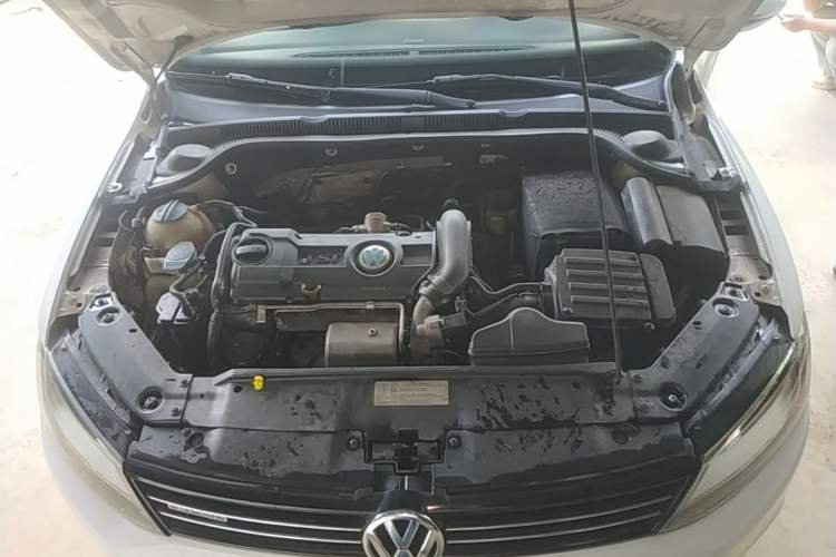 Used Volkswagen Sagitar 2014 Revised 1.4TSI BlueMotion Edition Engine Bay