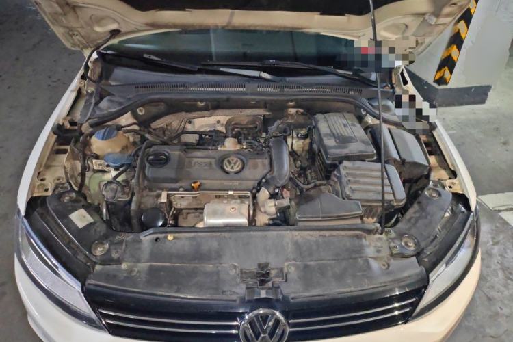 Used Volkswagen Sagitar 2014 1.4TSI Automatic Luxury Model Engine Bay