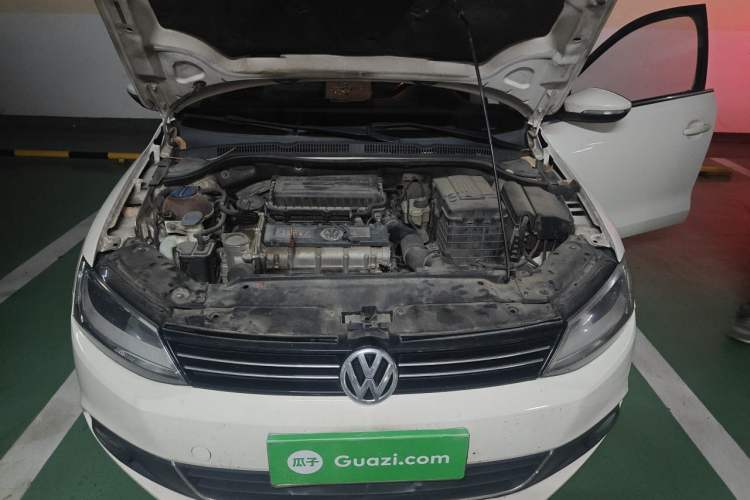 Used Volkswagen Sagitar 2014 Revised Version 1.6L Automatic Comfort Edition Engine Bay