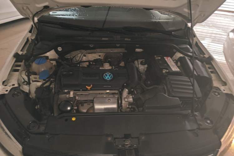 Used Volkswagen Sagitar 2014 Revised Version 1.4TSI Manual Luxury Edition Engine Bay