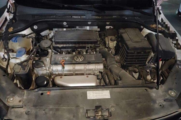 Used Volkswagen Sagitar 2014 Revised Version 1.6L Automatic Comfort Edition Engine Bay