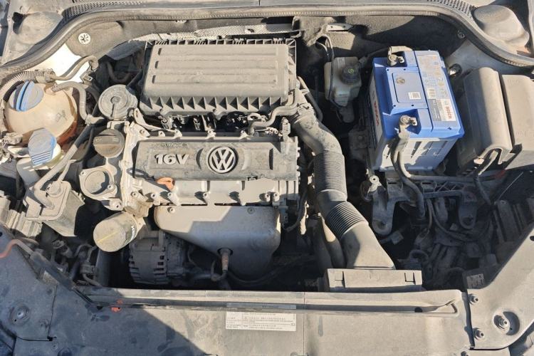 Used Volkswagen Sagitar 2014 1.6L Manual Comfort Model Engine Bay