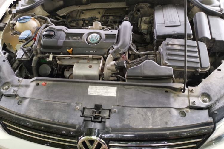 Used Volkswagen Sagitar 2014 1.4TSI Automatic Luxury Model Engine Bay