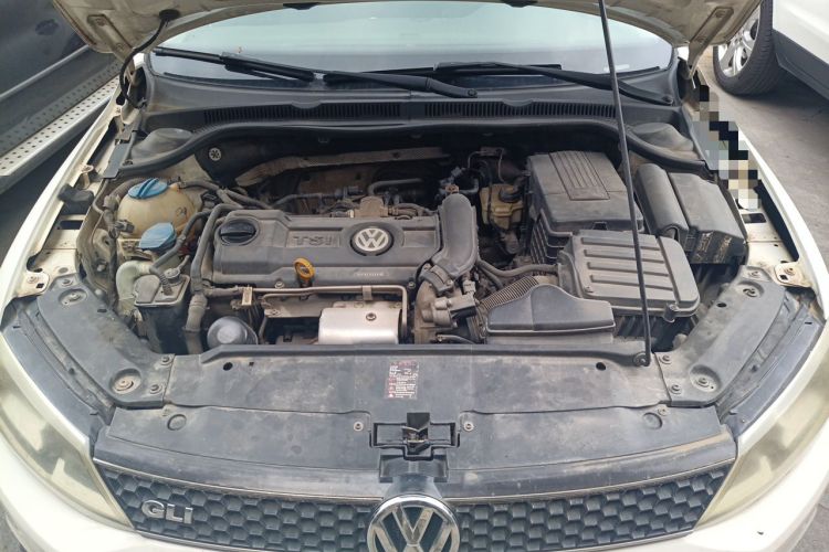 Used Volkswagen Sagitar 2014 Revised Version 1.4TSI Automatic Luxury Edition Engine Bay